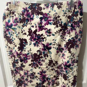 Ann Taylor Floral Pencil Skirt - Off-White w/Purple + Green Flowers, Size 4P